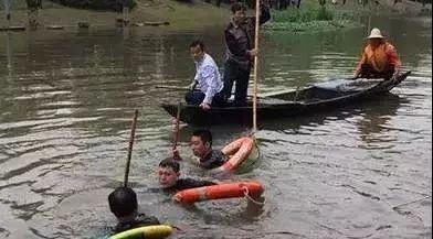 用雪糕棍做扇子，如何用雪糕棍做扇子（拜托老师饶了我们这群家长吧）