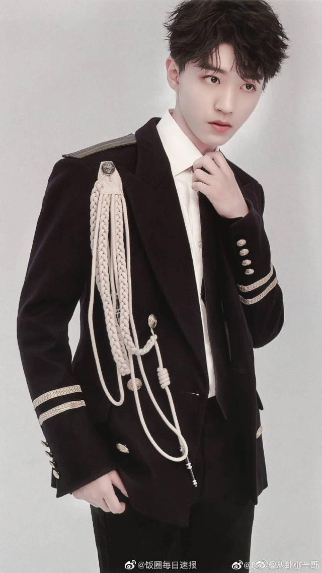 TFBOYS帅气图片，tfboys帅气的照片（军装照，一身正气的帅气酷盖）