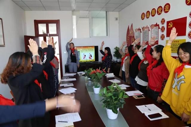 少先队 队报是什么，学校少先队全称（烟台少先队员喜迎建队70周年）