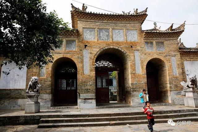 陈氏最大祠堂在哪，陈氏最大的祠堂（全国两大国宝级的“陈氏宗祠”一座在广州）