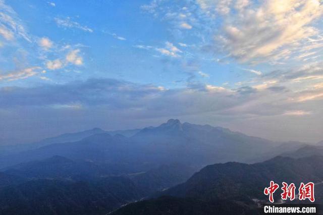 大别山在哪个省，大别山在哪个省哪个市哪个县一（航拍安徽省岳西县大别山脉）