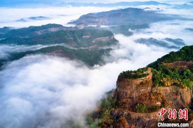 丹霞山海拔多少米，丹霞山重要景点有哪些（广东韶关丹霞山进入观云海最佳时期）