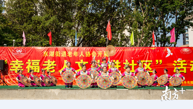 京剧鬼步怎么练，如何练习鬼步舞（东湖居民共享“文化盛宴”）