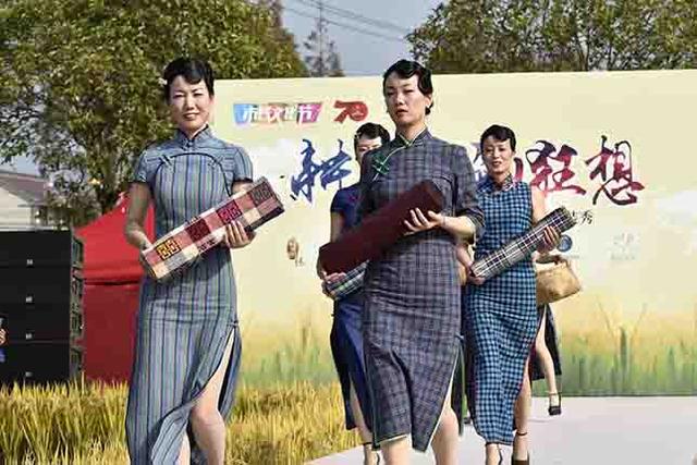 走秀有创意的主题名称，国风走秀节目名（传统农耕与时尚走秀来了一场“碰撞”）