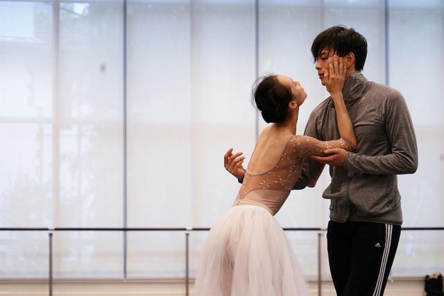 梅里美是哪国人﹖代表作是﹖，梅里爱被称为（这三部法国名著被一次次改编成舞台艺术）