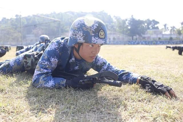 流浪在外闯天涯歌词，流浪的人走天涯歌词（到“沙角大学”一个月了）