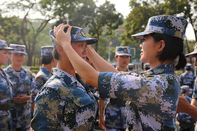 流浪在外闯天涯歌词，流浪的人走天涯歌词（到“沙角大学”一个月了）