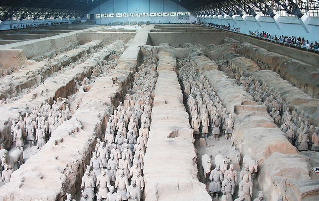 秦始皇陵兵马俑的故事，兵马俑的来历是什么（看兵马俑保护与修复的故事）