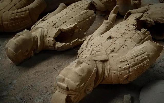 秦始皇陵兵马俑的故事，兵马俑的来历是什么（看兵马俑保护与修复的故事）