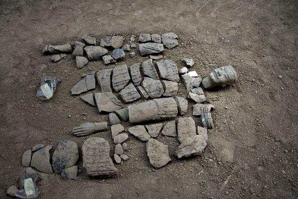 秦始皇陵兵马俑的故事，兵马俑的来历是什么（看兵马俑保护与修复的故事）