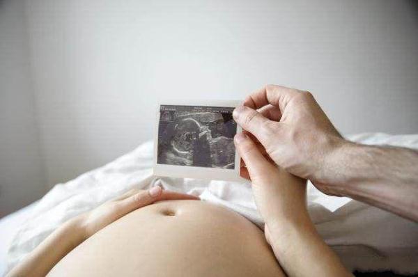 孕期小孩偏小该怎么补，孕期胎儿偏小怎么补充营养（产检时医生说胎儿偏小）