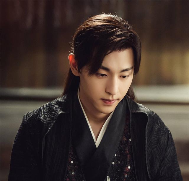 邓伦的女朋友是谁,邓伦女朋友是谁(揭露邓伦金晨分手原因为什么没在一