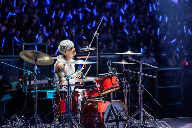 shero 歌词，shero歌词（八三夭《想见你想见你想见你》台北小巨蛋演唱会）