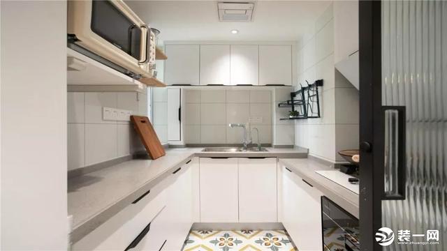 亚克力板多少钱一平方，中国十大亚克力板材厂家（装修亚克力板有哪些用途）