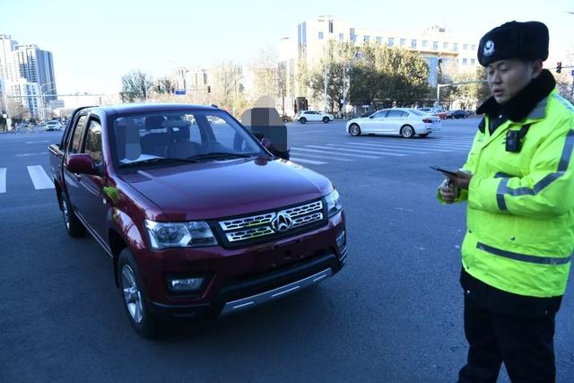 京牌封闭小货北京限制，京牌皮卡车在北京几点可以进五环（货车<含皮卡>车主注意）