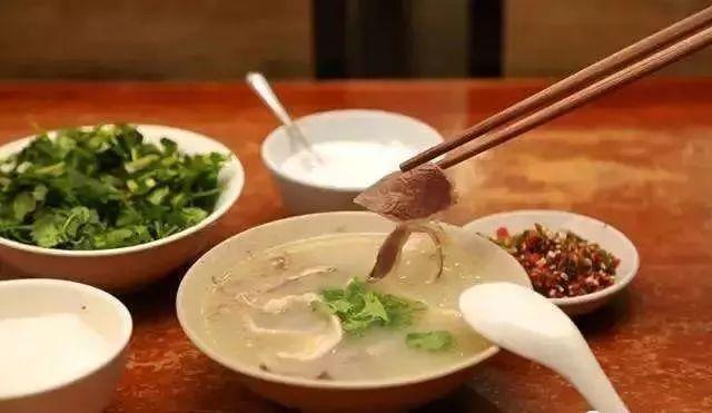 单县酸汤丸子汤的家常做法，单县鲜丸子汤的做法（据说喝完这十碗汤才算了解菏泽）