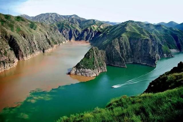 泾渭分明在哪里，泾渭分明可以形容人吗（泾渭分明：你能分清谁浊谁清吗）