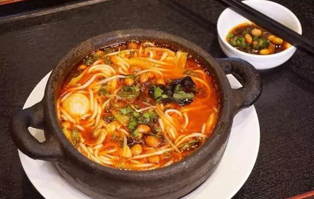 砂锅的用途和好处，砂锅的用途和好处特点（贵州人的冬天缺它不可）