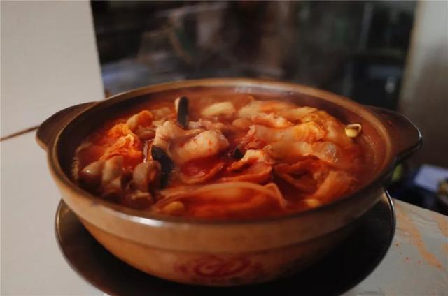 砂锅的用途和好处，砂锅的用途和好处特点（贵州人的冬天缺它不可）