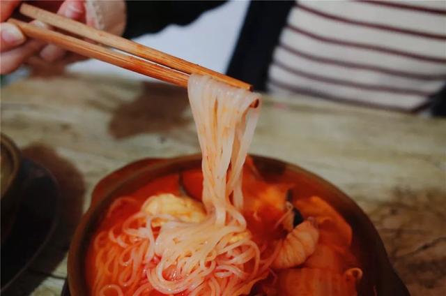 砂锅的用途和好处，砂锅的用途和好处特点（贵州人的冬天缺它不可）