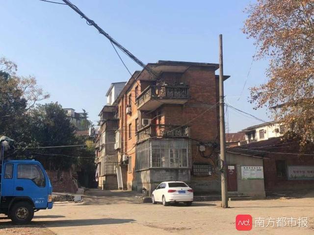 劳荣枝事件相关介绍，劳荣枝事件（整容假名潜逃23年）