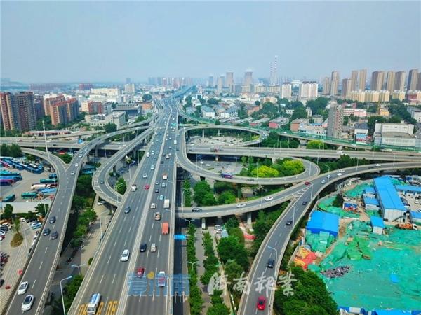 厦门设备搬运公司，厦门市设备搬运公司（经济参考点赞厦门历城区）