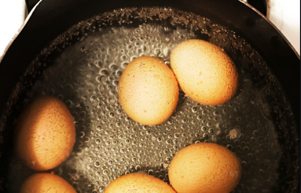 流心蛋煮几分钟最合适，鸡蛋煮多久比较好（不同时间有不一样的口感）