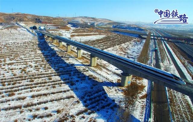 京张高铁线路图，京张高铁多少站（京张、张呼高铁的高清大图）