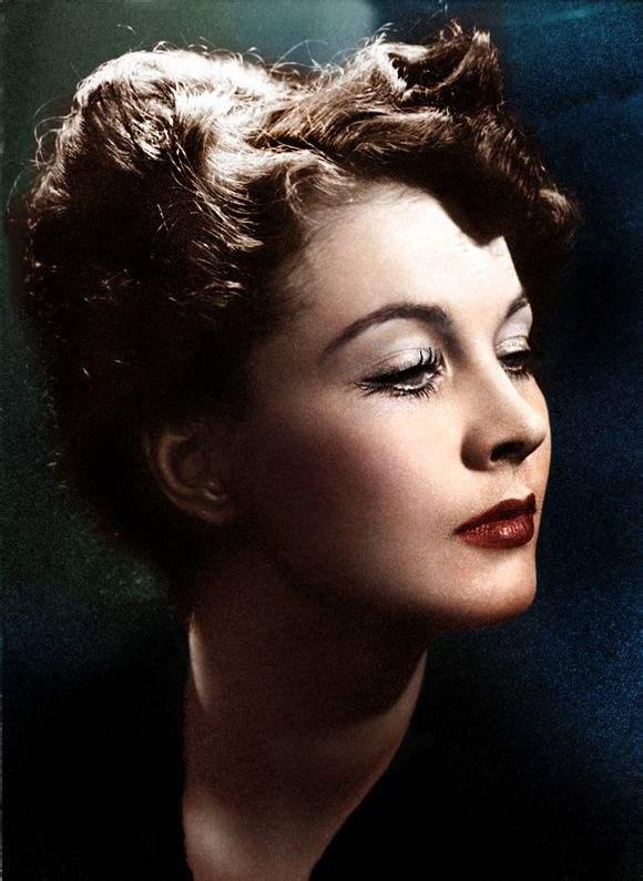 宝莲高黛个人资料，宝莲高黛图片（永失挚爱后变成一个疯女人）