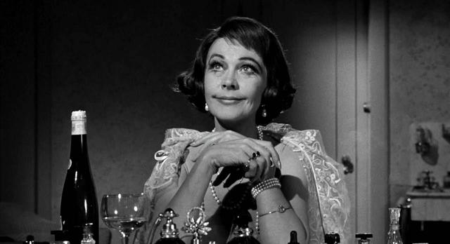 宝莲高黛个人资料，宝莲高黛图片（永失挚爱后变成一个疯女人）