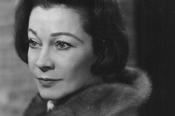 宝莲高黛个人资料，宝莲高黛图片（永失挚爱后变成一个疯女人）