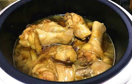 怎样炖鸡腿好吃又嫩，出锅后颜色漂亮味道香