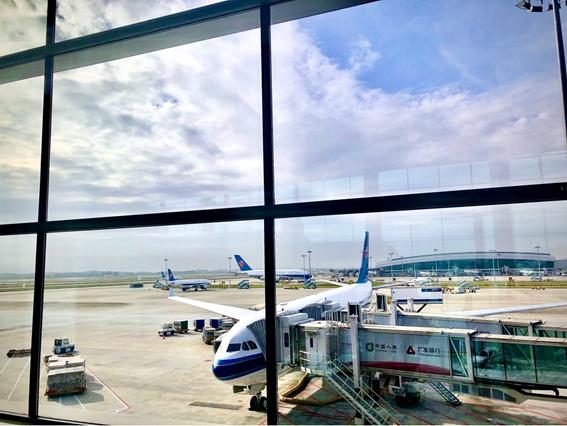 值机柜台是什么意思，网上值机是什么意思（为啥要严控登机口行李）