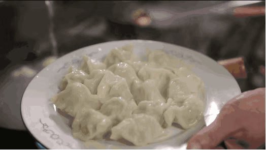 吃饺子的来历，包饺子的来历和风俗（冬至丨今天为什么要吃饺子）