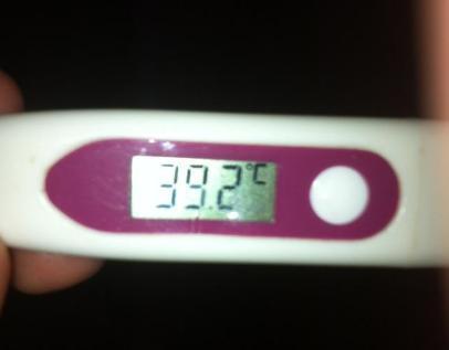 宝宝感冒发烧怎么办，三个月宝宝感冒发烧怎么办（这才是正确的护理方法）
