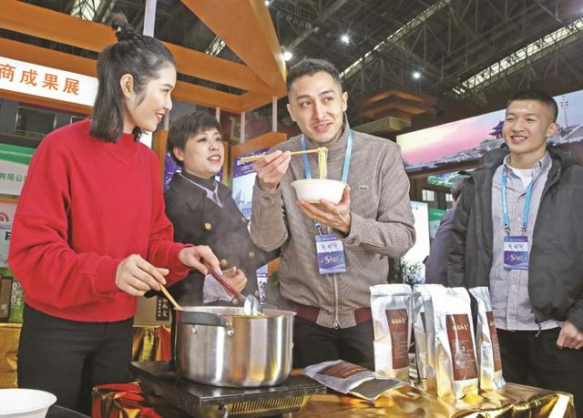 淮南有什么好玩的地方，淮安哪里有好玩的地方（淮南豆制品展销会28个项目集中签约）