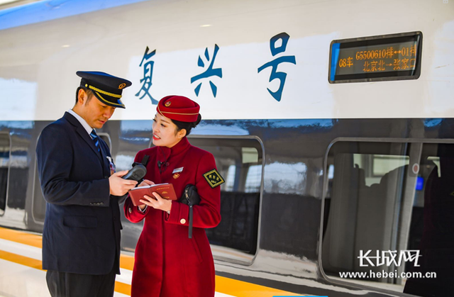 京张高铁多少站，京张高铁共有多少站（看，京张高铁来了）
