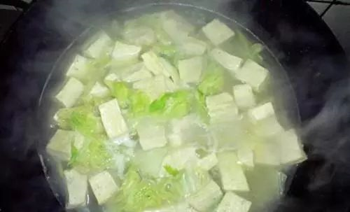 东北干白菜炖豆腐的做法，记得多放这2样，比放肉还美味