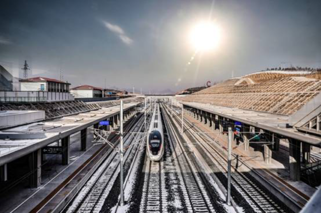 京张铁路是人字形还是之字形，京张铁路为什么修成人字形（詹天佑的京张铁路开通了高铁）