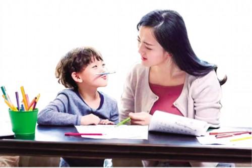 孩子写作业怎么教，孩子写作业怎么教都不会的句子（陪娃写作业 关键要找对方法）