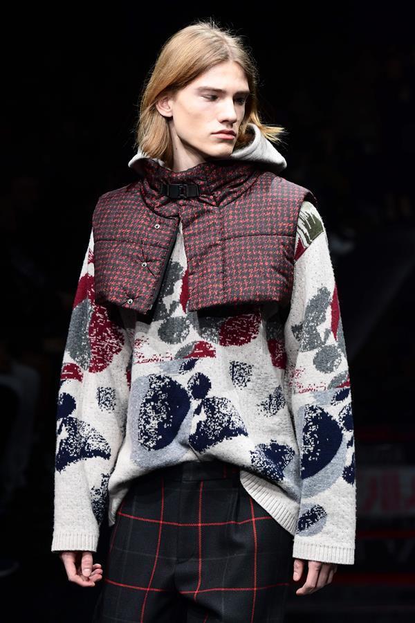 英语六级作文模板，英语六级作文（米兰男装周——安普里奥·阿玛尼品牌时装秀）