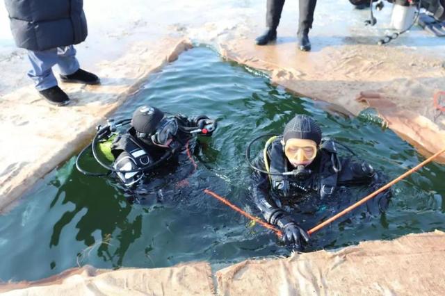 三九四九冰上走，三九四九冰上走谚语是什么意思（三九四九冰“下”走）