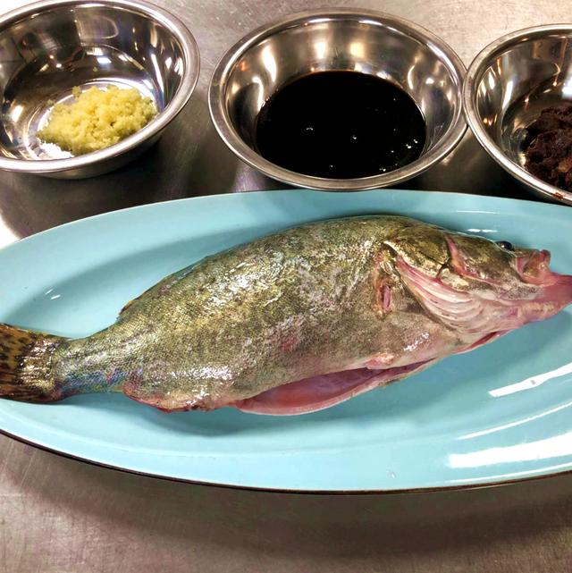 桂鱼（桂鱼图片），名厨料理年夜饭丨失传已久的酱汁桂鱼