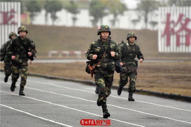 爷爷为我打月饼串词，急求！！！智商文采高的人请进入，帮我想想有什么...（还来了一群最美军嫂......）