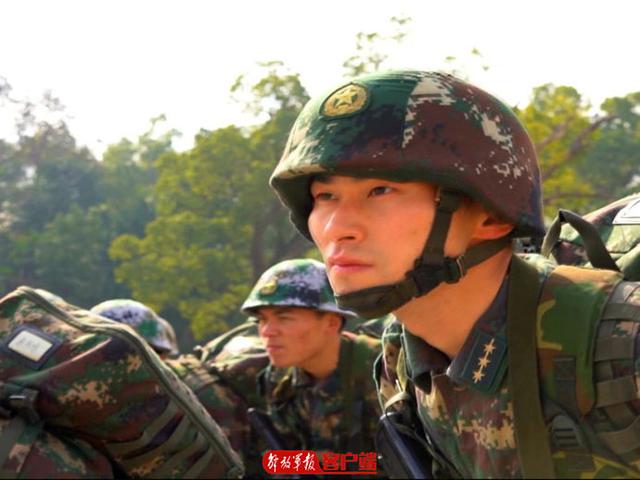 爷爷为我打月饼串词，急求！！！智商文采高的人请进入，帮我想想有什么...（还来了一群最美军嫂......）