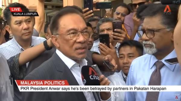 马来西亚国父，马来西亚国父大学（穆希丁如何阴掉马哈蒂尔）