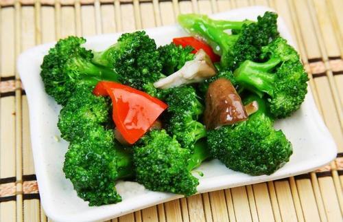 清炒西兰花，蔬菜界的“蔬菜之王”（清炒西兰花杏鲍菇的做法）