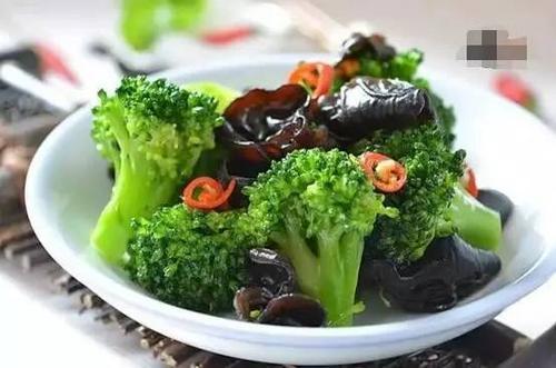清炒西兰花，蔬菜界的“蔬菜之王”（清炒西兰花杏鲍菇的做法）