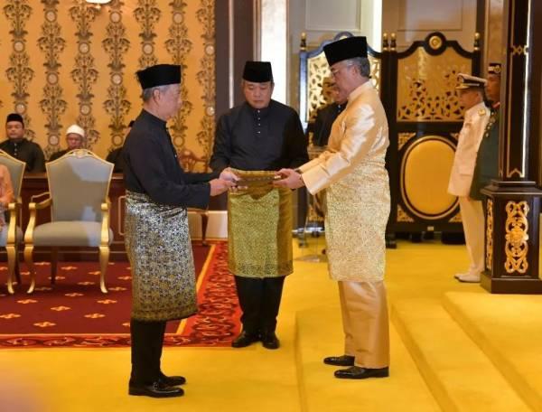 马来西亚国父，马来西亚国父大学（穆希丁如何阴掉马哈蒂尔）