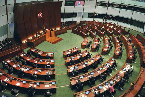 香港行政长官是什么级别的干部，香港特别行政长官选举（香港特区政府体制）